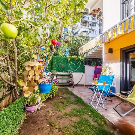 Flat With Rainbow Themed Interior In Goztepe * Κωνσταντινούπολη