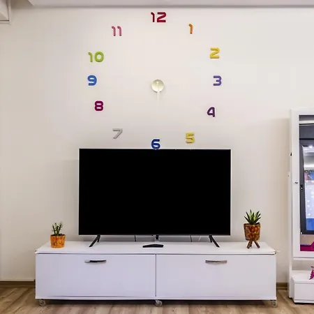 Διαμέρισμα Flat With Rainbow Themed Interior In Goztepe *