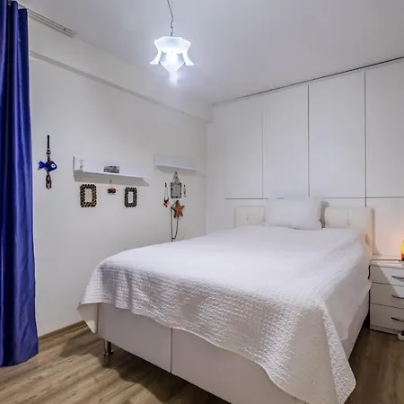 Flat With Rainbow Themed Interior In Goztepe *
